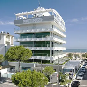 4* Hotell Club House